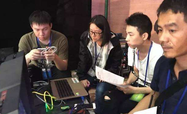 洛师美院就业新举措  毕业学子返校再培训
