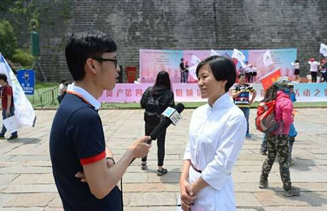 爱心人士帮助患先天性白内障汝阳母女洛阳就诊