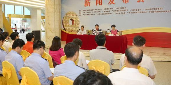 洛阳中院开展送法进校园暨关爱留守儿童大型活动