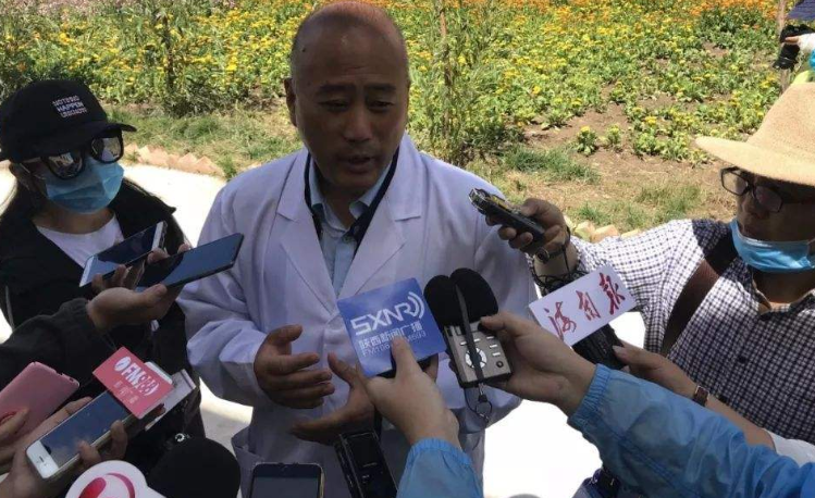 黄河边一7岁男孩落水 两名大学生施救一人失踪
