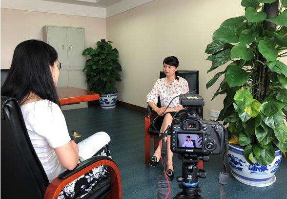 洛阳一成人用品店开学校附近 孩子进店买成人杂志