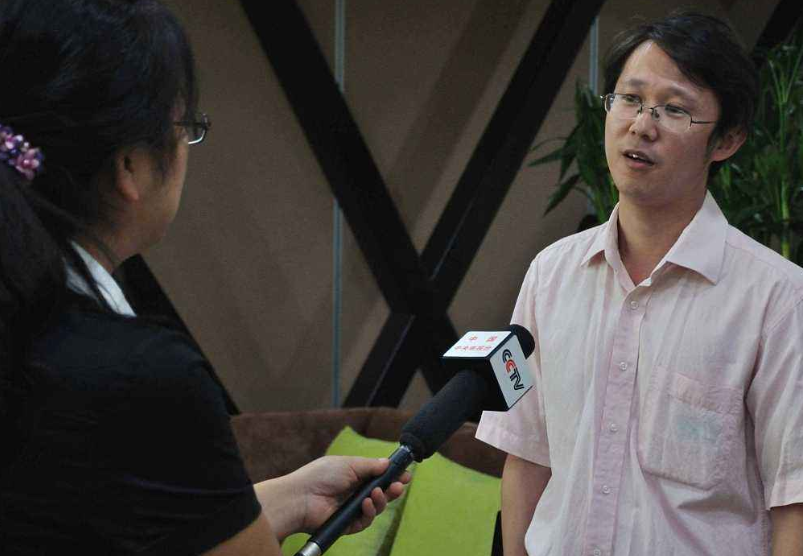 洛阳村民自发献爱心 失去奶奶的小佳浩生活获照顾